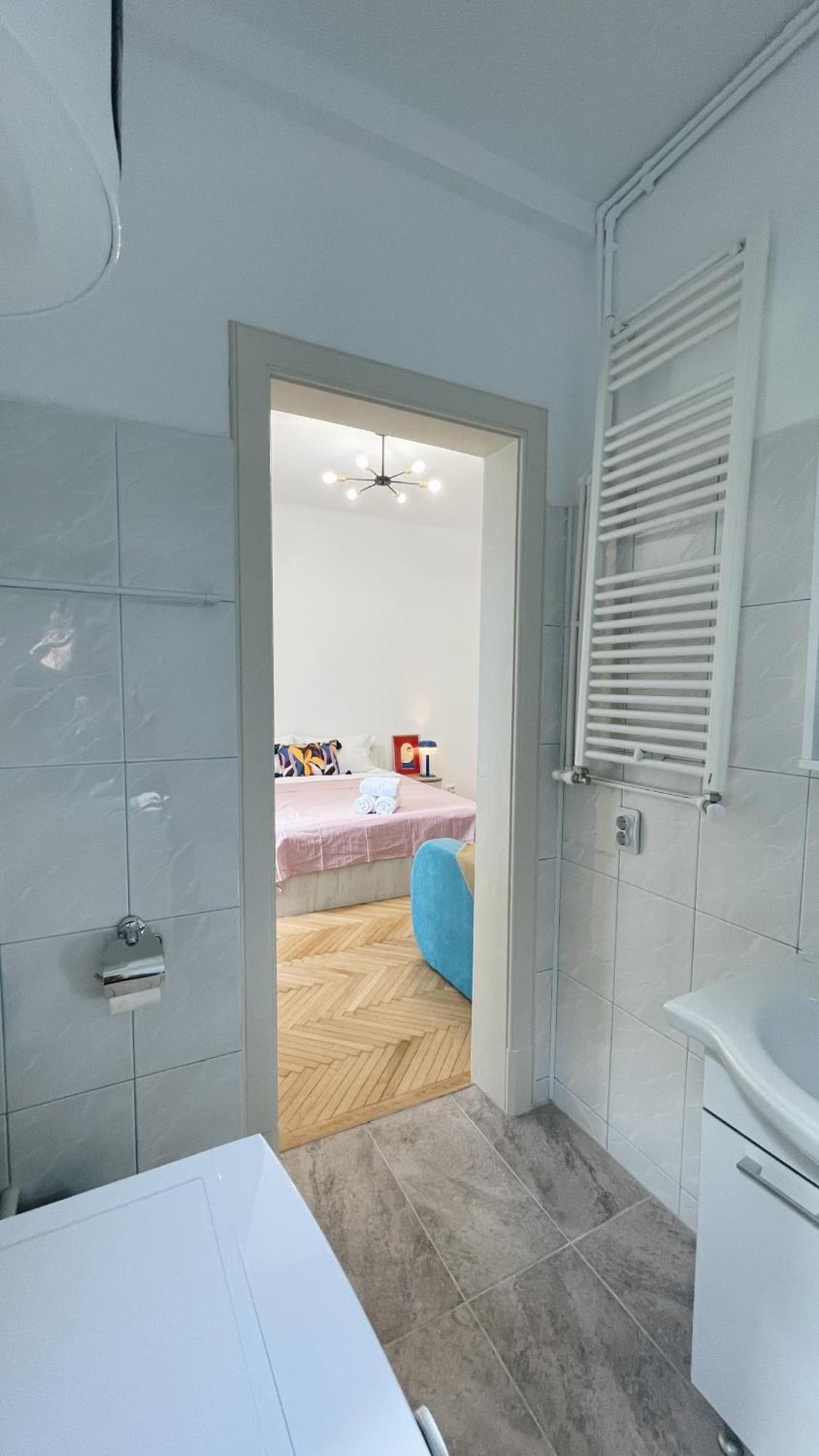 Pinkfluid - Charming Studio In Prime Location บูคาเรสต์ ภายนอก รูปภาพ