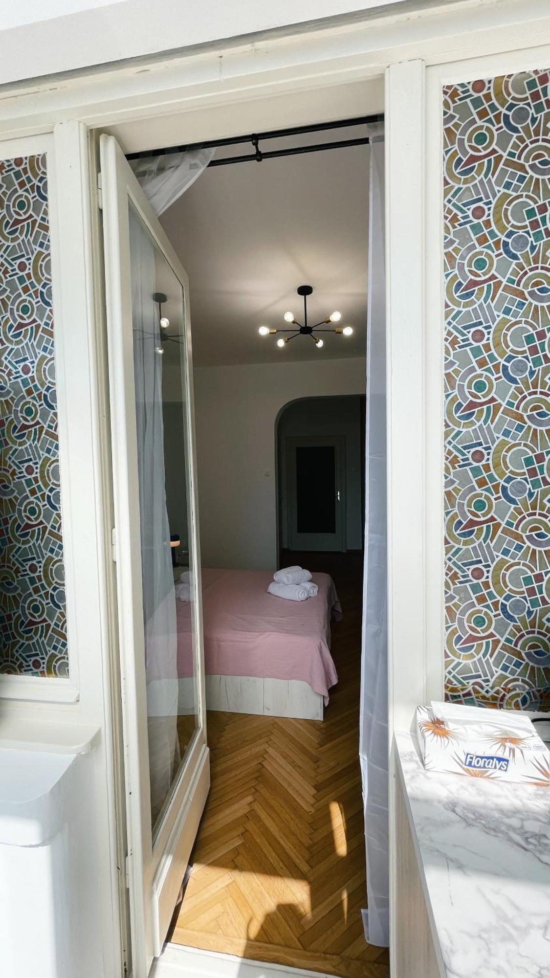 Pinkfluid - Charming Studio In Prime Location บูคาเรสต์ ภายนอก รูปภาพ