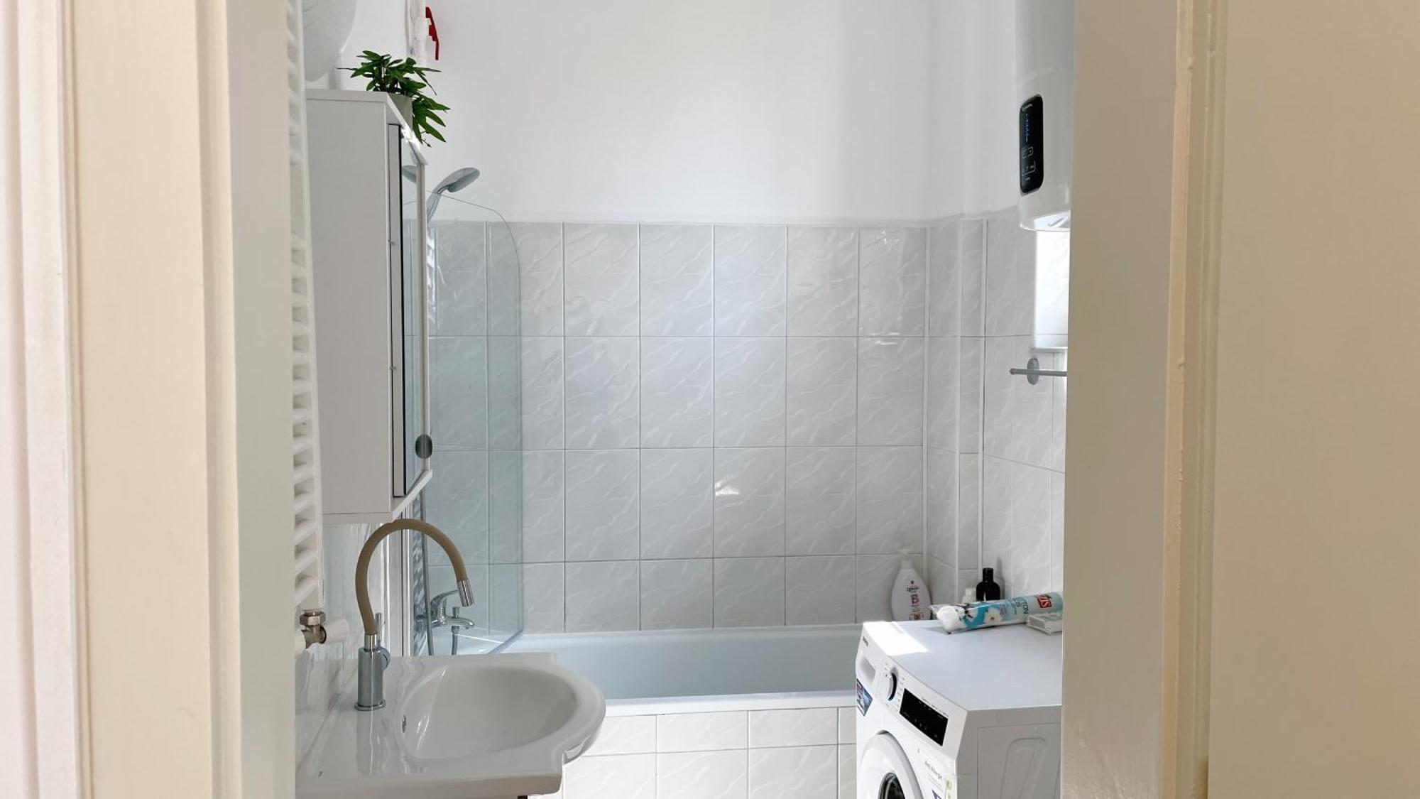Pinkfluid - Charming Studio In Prime Location บูคาเรสต์ ภายนอก รูปภาพ